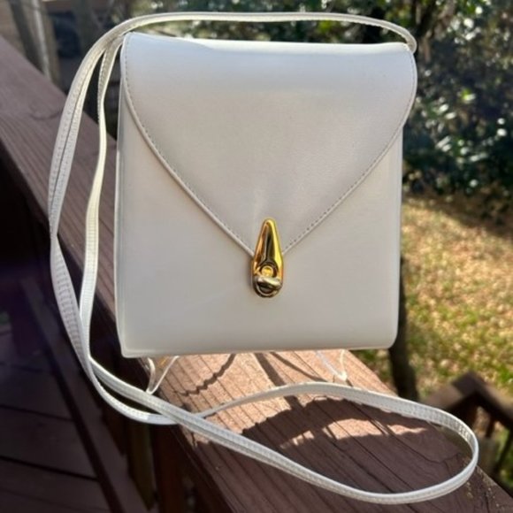 American Vintage Handbags - HAHN Designer White Leather Hard Case PURSE